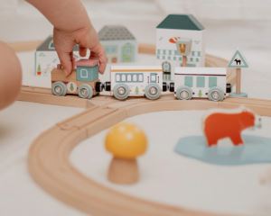 Bigjigs Toys Dřevěná vláčkodráha u lesa (7)