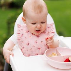 Mušelínový bryndáček s volánkem,  nepromovaný růžový, BabyOno (5)