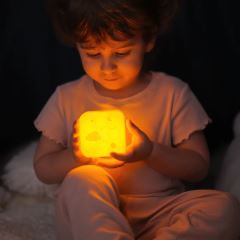Dětská noční lampička – přenosné LED světlo s dotykem - Obloha (6)