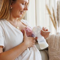 Gelové kompresy na prsa BabyOno Hot & Cold 20×20 cm – sada 2 ks (5)