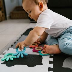 Dřevěné, silikonové kousátko BabyOno - Slepička, korálové (3)