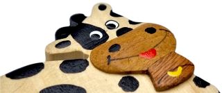 2Kids Toys Dřevěná magnetka velká Kráva (1)