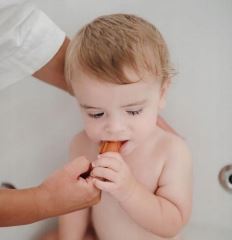 Mushie Sada silikonových kartáčků na prst, růžová/sv. růžová (2)