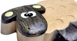 2Kids Toys Dřevěná magnetka velká Ovce (3)