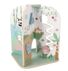 Dřevěné centrum dobrodružných aktivit v lese - mátové