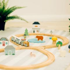Bigjigs Toys Dřevěná vláčkodráha u lesa (4)