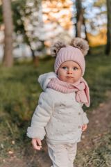 Zimní čepice s kožešinovými bambulemi + šál Baby Nellys Star - pudrová, 6/24 měsíců (2)